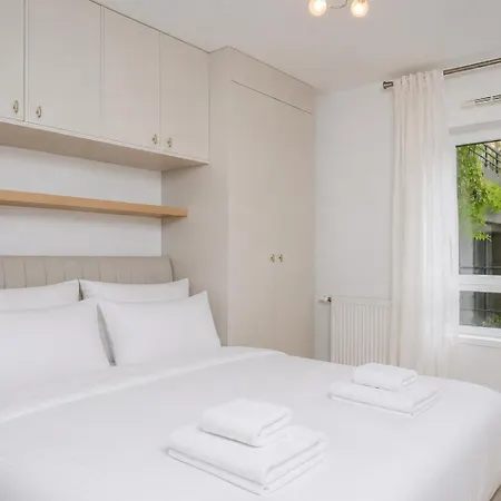 Le Perchoir Design, Comfort & Eiffel View Párizs