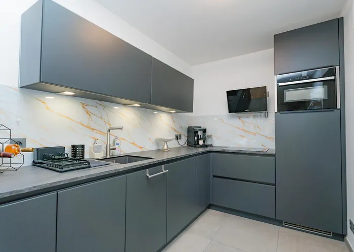 Le Perchoir Design, Comfort & Eiffel View Apartment *